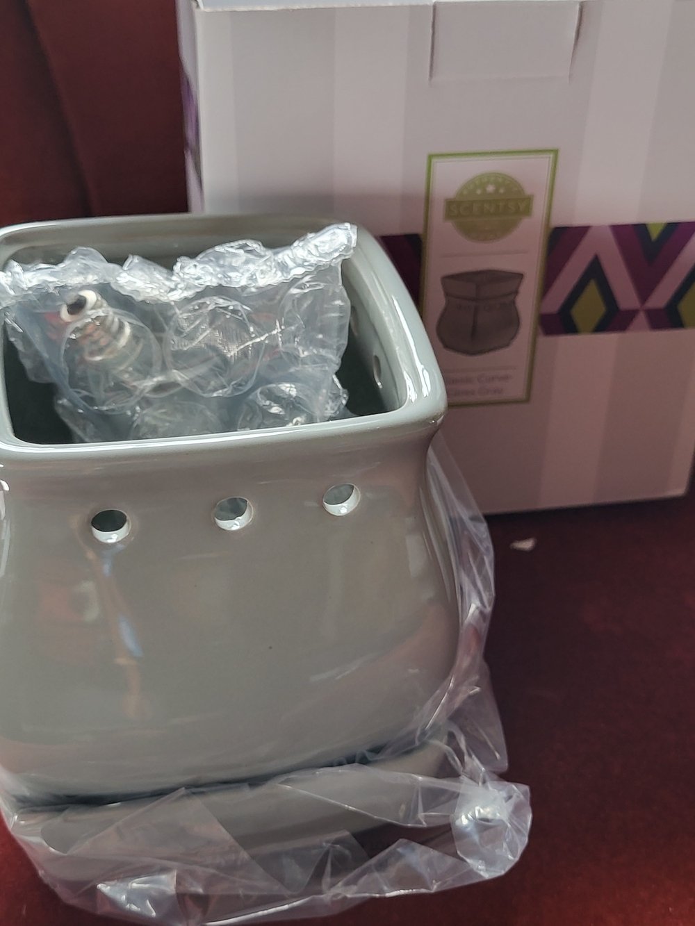 Scentsy Ceramic Warmer in Light Gray Gloss Finish Brand New In Box